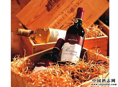 普通冰箱適合保存葡萄酒么