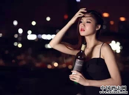 揭秘晚飯喝紅酒會怎樣