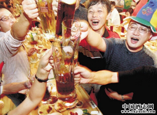 飲酒禁忌:喝啤酒時千萬別吃的四種菜!