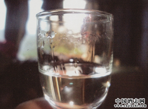 什么是白酒的掛杯現象
