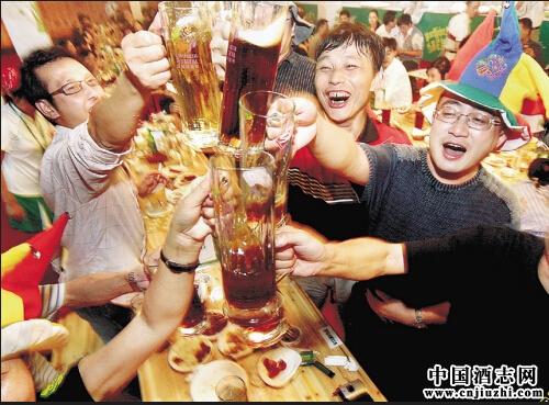 喝啤酒尿多好嗎?究竟是腎好的表現,還是腎不好的預警呢?