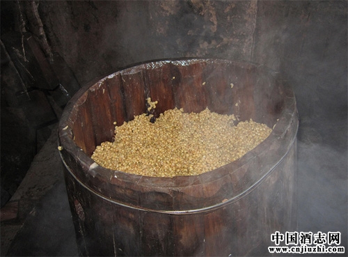 標(biāo)注純糧釀造的酒真的一定是純糧食釀造出來的嗎?