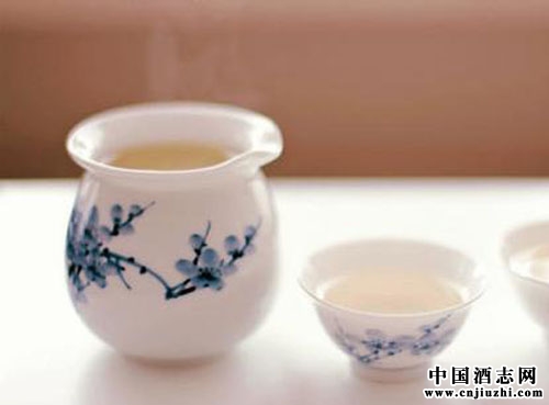 各種香型白酒中的香味與雜味