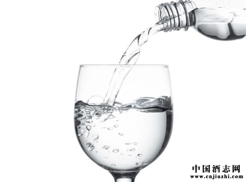 白酒化學(xué)知識(shí):中國白酒風(fēng)味化合物嗅覺閾值