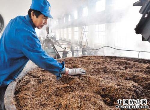 選擇白酒釀酒原料的注意事項(xiàng)