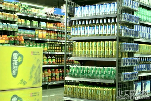 雪花啤酒超保質(zhì)期仍在售賣(mài),超市被罰5萬(wàn)元