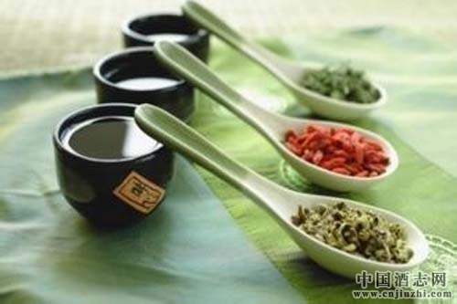 酒業(yè)大佬押寶健康白酒市場,白酒企業(yè)紛紛推出健康酒