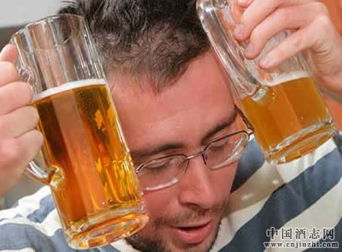 科學驗證“借酒澆愁愁更愁”的原因