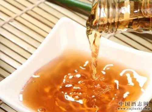 品酒養(yǎng)生:飲用黃酒滋養(yǎng)精血、溫養(yǎng)元氣