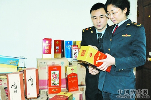 南京警方查獲洋河、五糧液等假冒名酒334箱