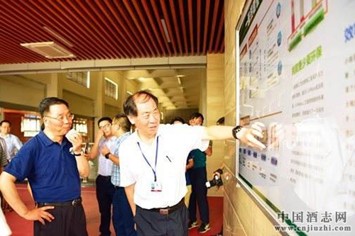 茅臺集團黨委書記、總經理李保芳一行到勁牌參觀調研
